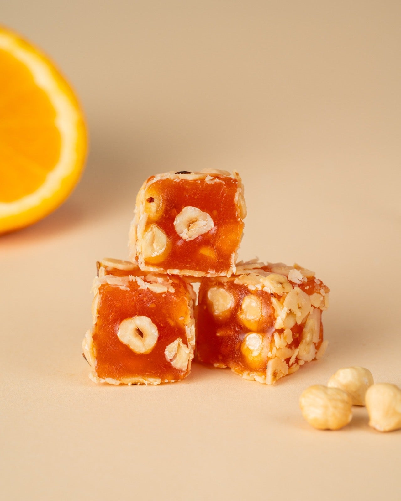 Orangen-Lokum mit Haselnüssen