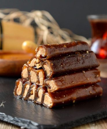 Fruchtpulpe gerollt mit Haselnuss Creme